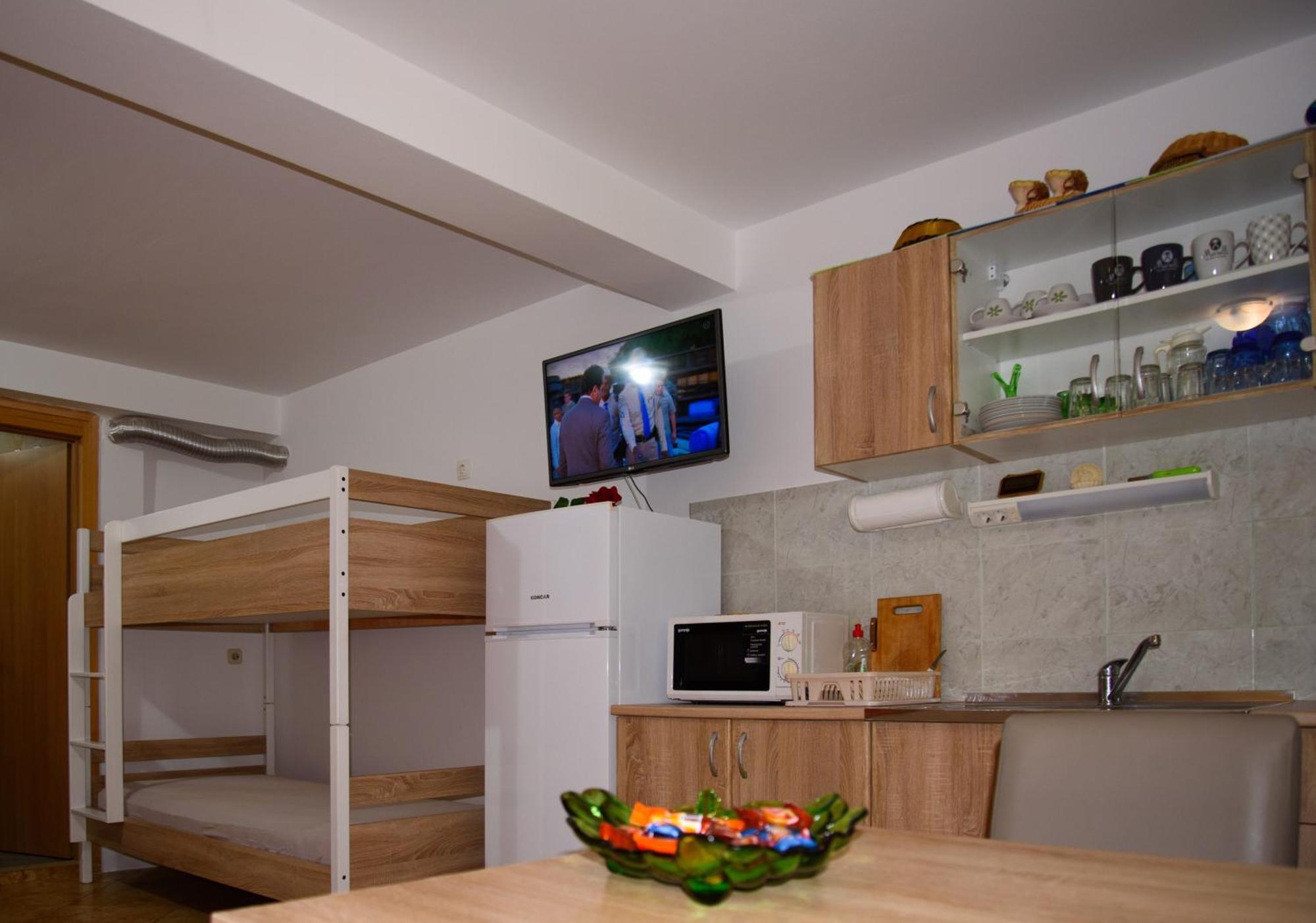 Apartments Cvitini Dvori Garjak Vrlika Exteriér fotografie