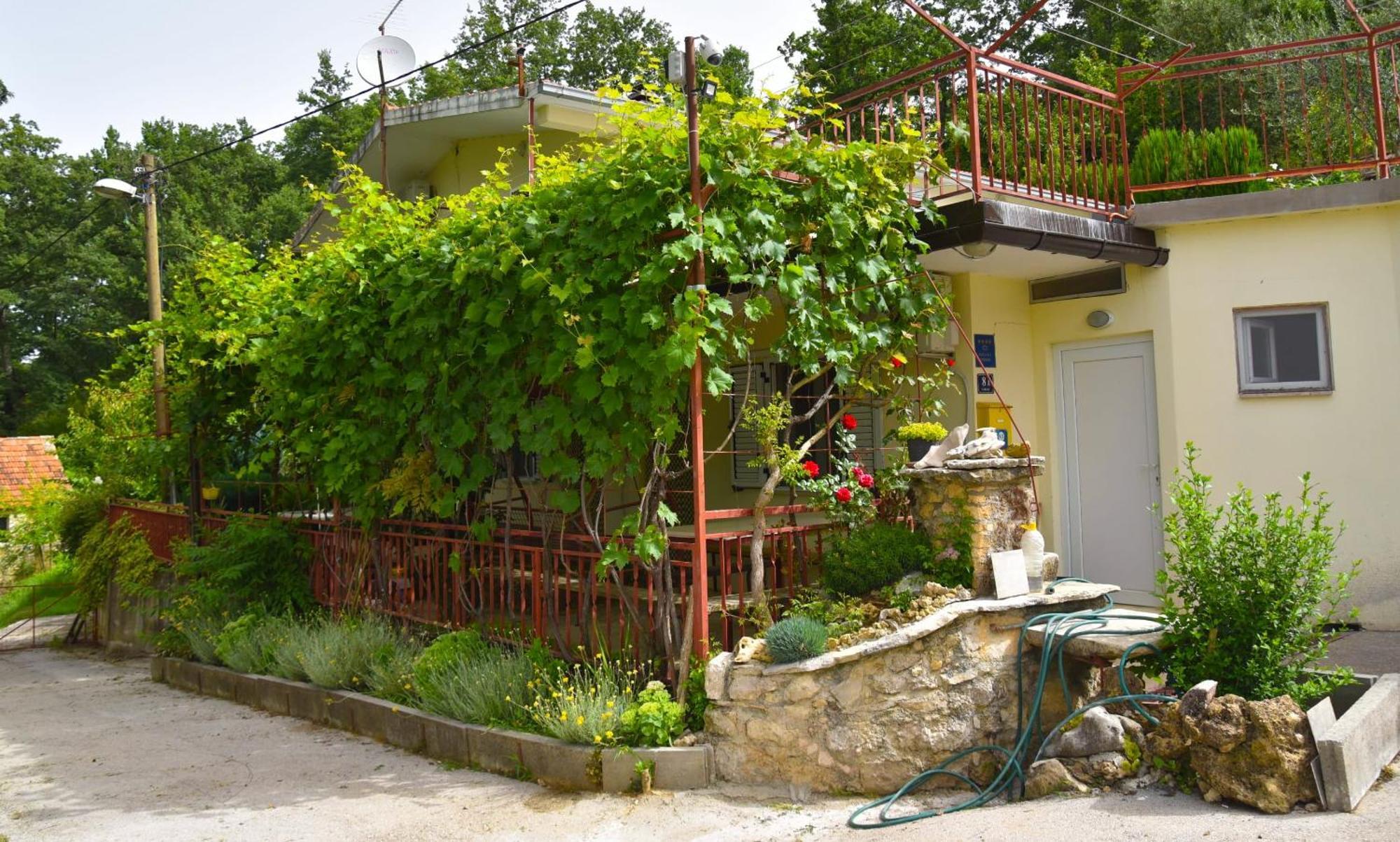 Apartments Cvitini Dvori Garjak Vrlika Exteriér fotografie