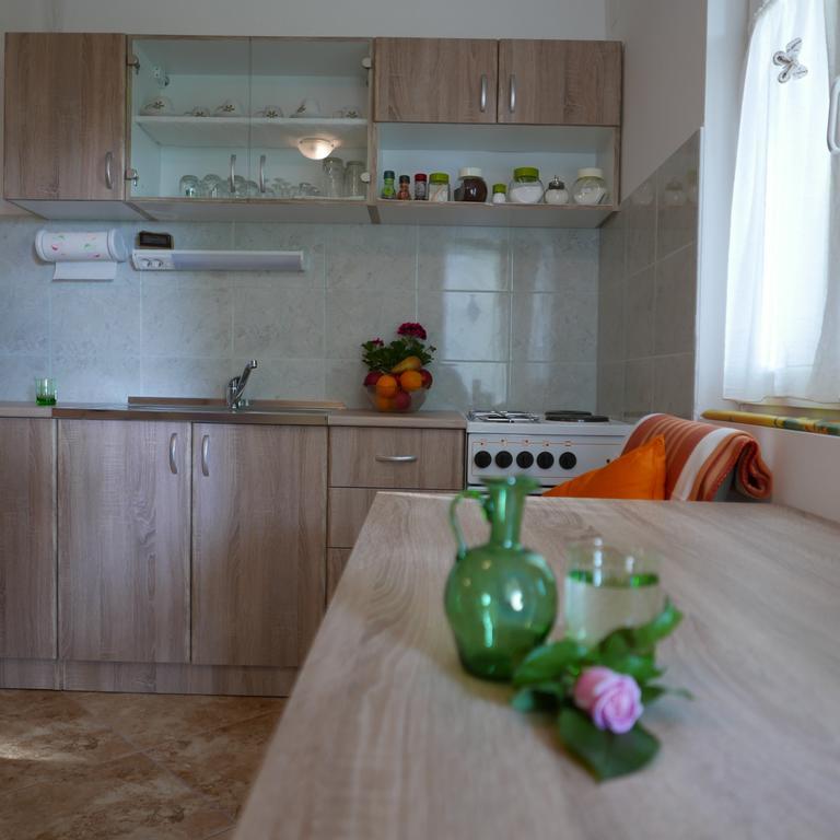 Apartments Cvitini Dvori Garjak Vrlika Exteriér fotografie