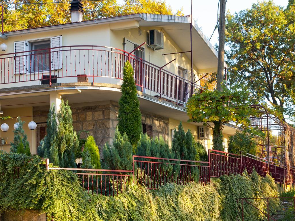 Apartments Cvitini Dvori Garjak Vrlika Exteriér fotografie